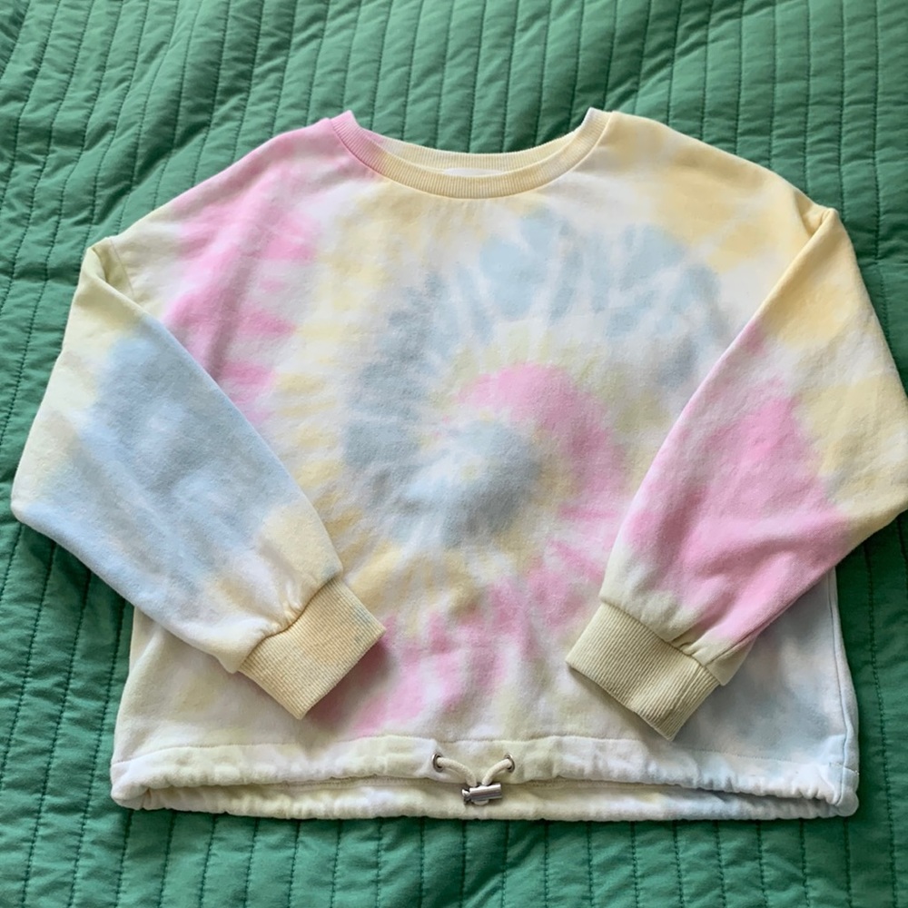 Girls tie dye cropped hoodie. Large.